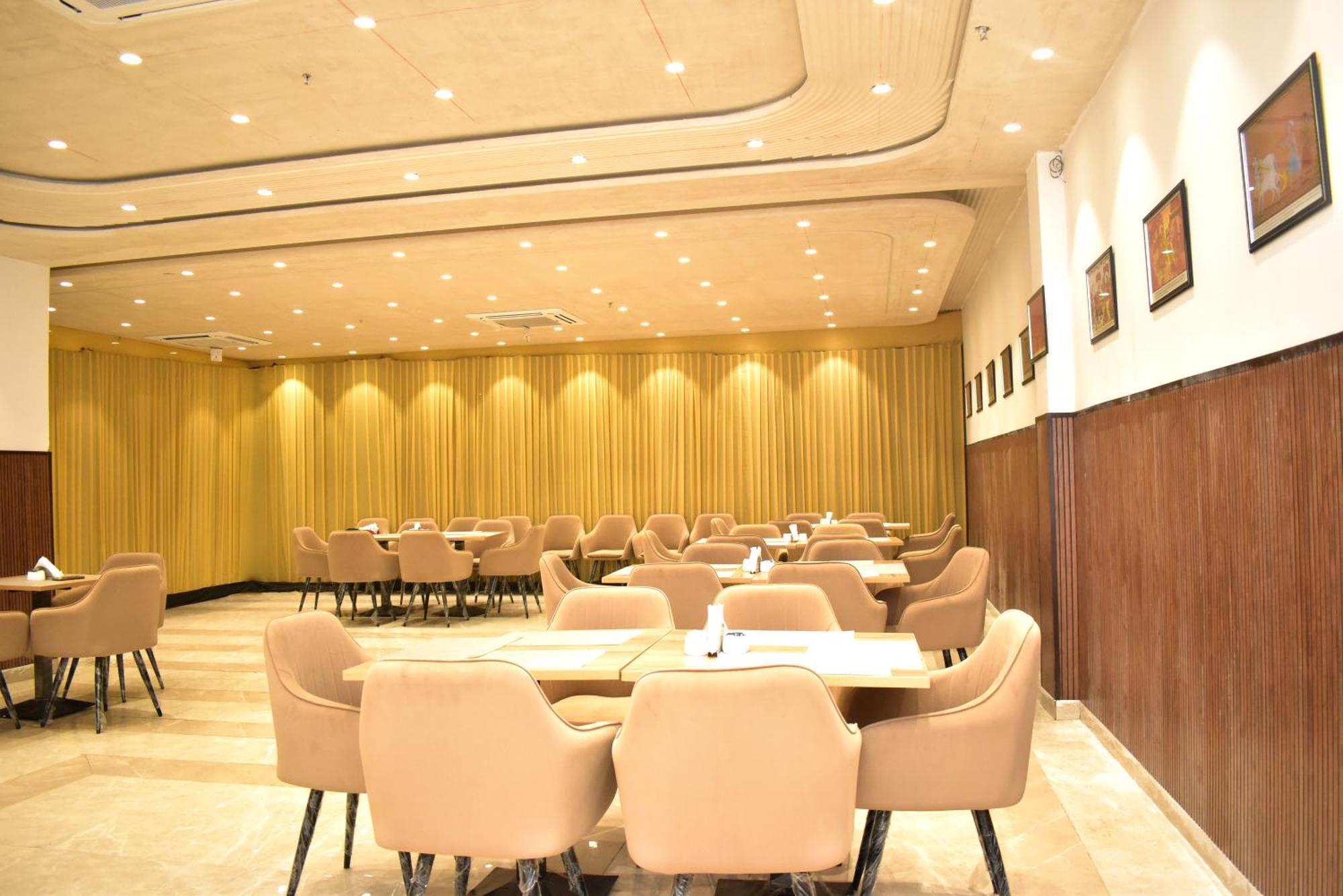 Hotel Cullinan By Qotel Janakpuri デリー エクステリア 写真